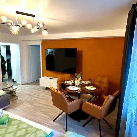2 Mit Garten شقة