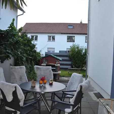 2 Mit Garten Und Grill * Karlsruhe